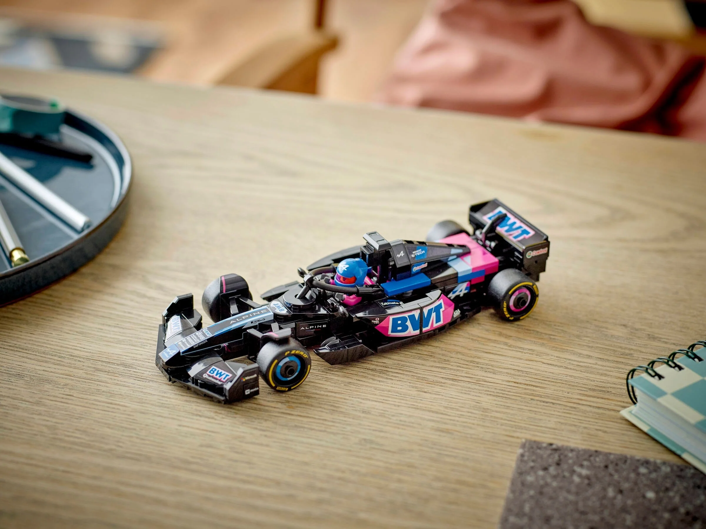 LEGO® 77248 Bolid F1 BWT Alpine Team A524 - zdjęcie 6