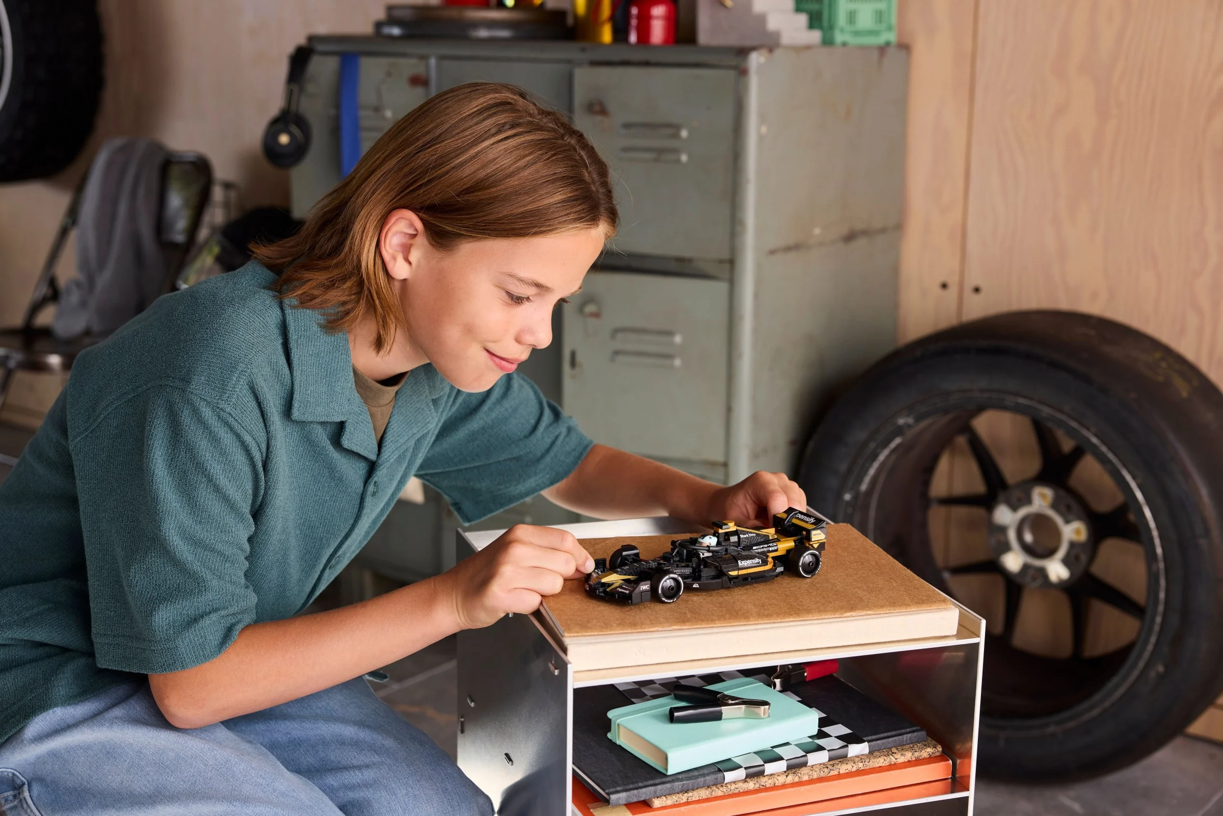 LEGO® 77252 F1: Film — APXGP Team Race Car - zdjęcie 25