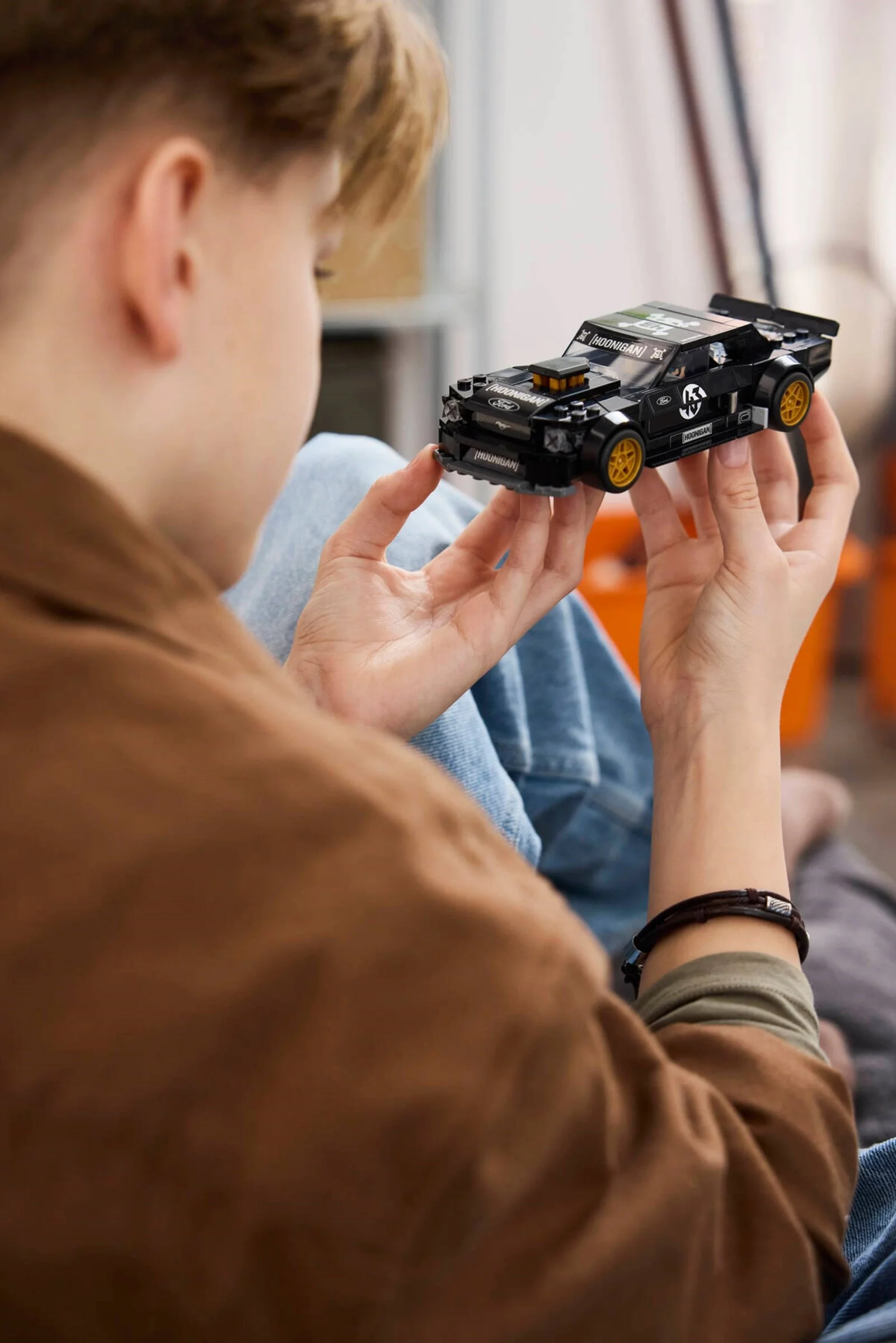 LEGO® 77262 Ken Block's 1965 Ford Mustang Hoonicorn RTR V1 - zdjęcie 7