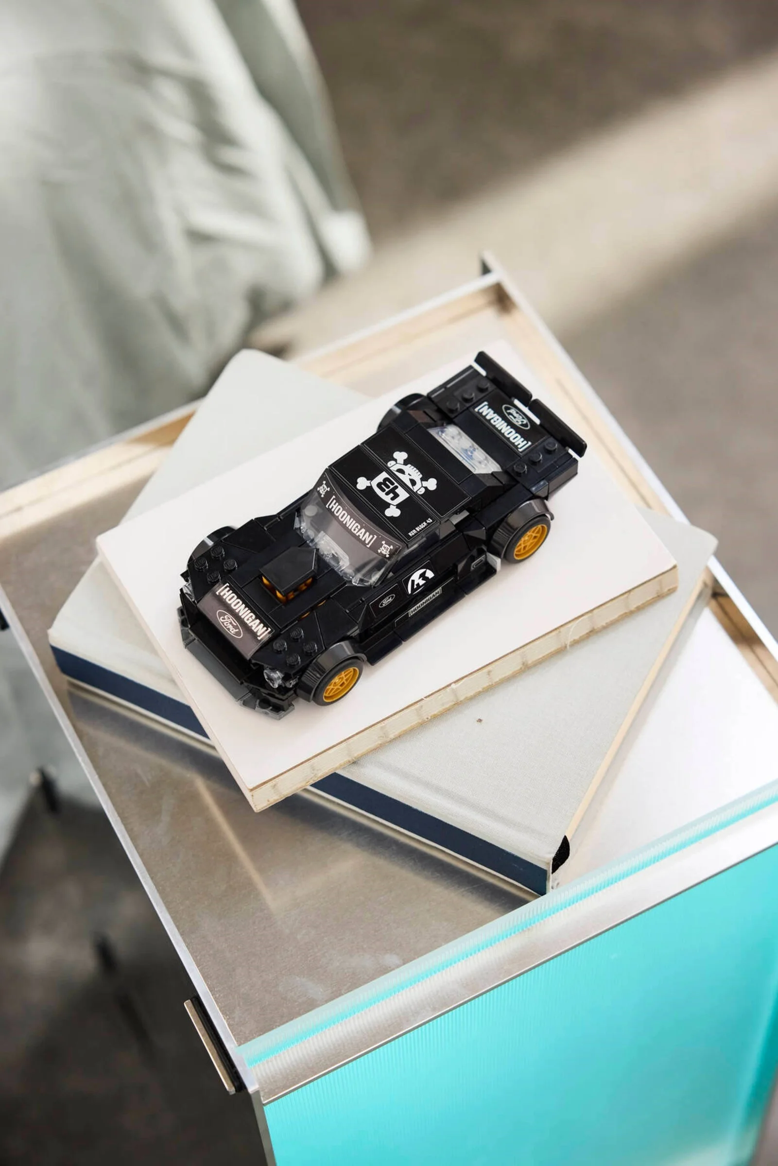 LEGO® 77262 Ken Block's 1965 Ford Mustang Hoonicorn RTR V1 - zdjęcie 8