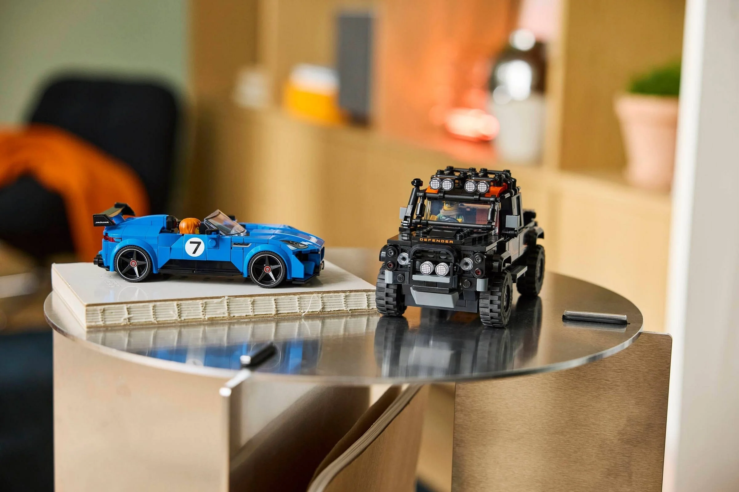 LEGO® 77264 Jaguar Project 7 i Land Rover Defender - zdjęcie 14
