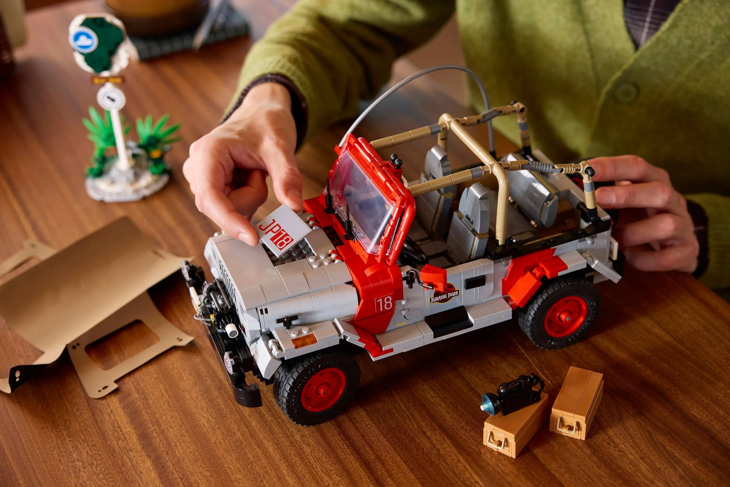 LEGO® 77984 Jurassic Park Jeep Wrangler - zdjęcie 14