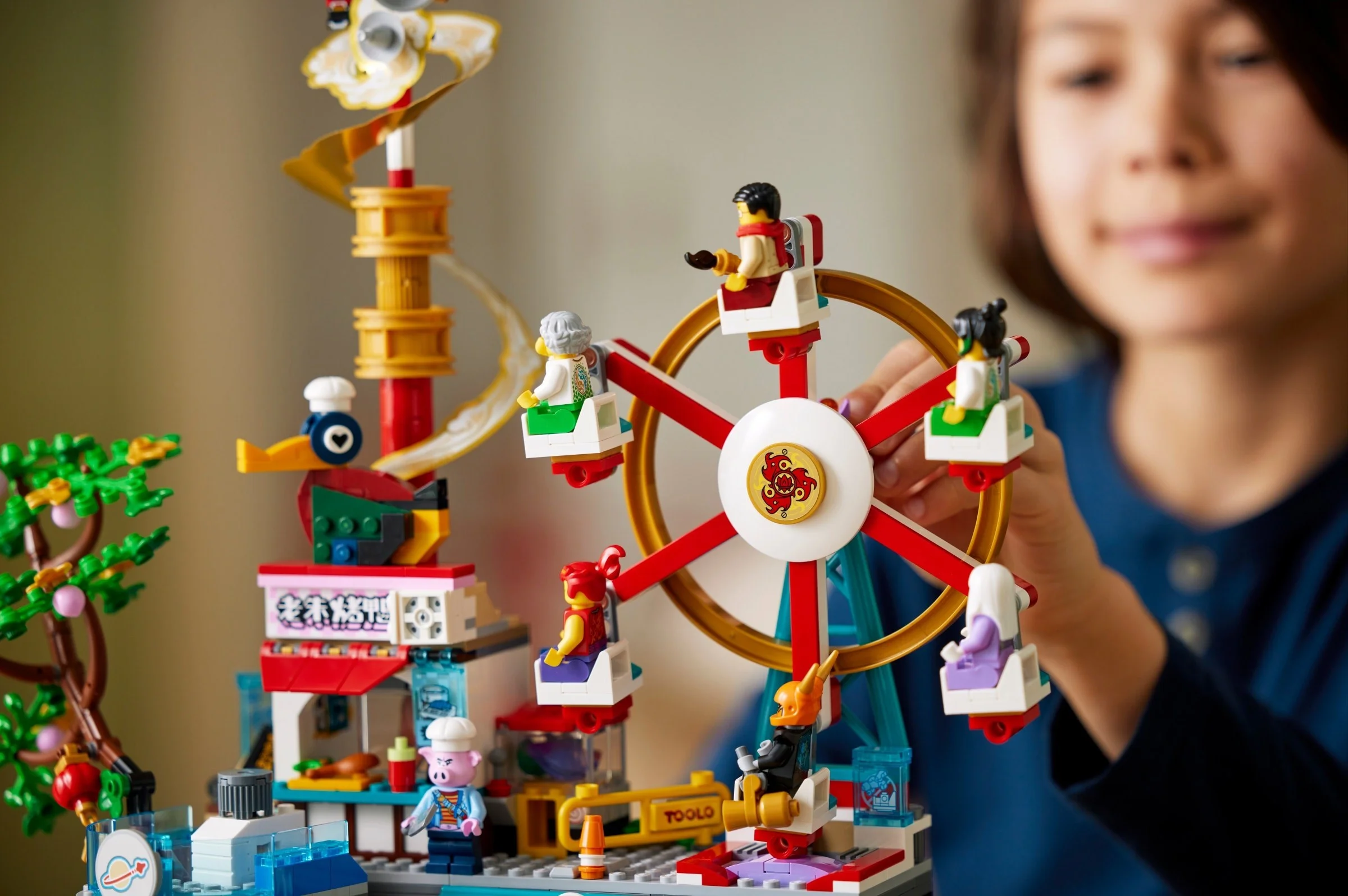 LEGO® 80054 5. rocznica Megapolis - zdjęcie 3