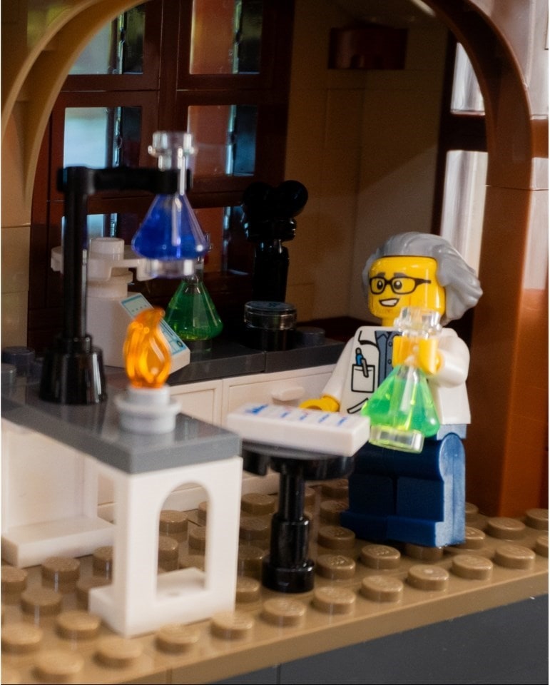 LEGO® 910068 Uniwersytet Naukowy - zdjęcie 11